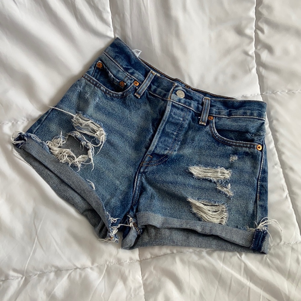 Levi Wedgie Short